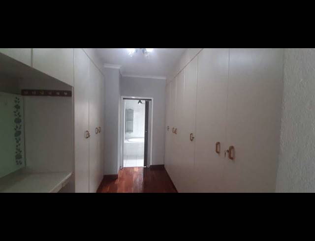4 BEDROOM FREESTANDING FOR SALE IN GLEN MARAIS